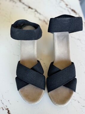 Charleston Store Shoe.